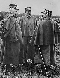 Le général de Langle de Cary (au centre) avec le maréchal Joffre (à gauche) et le général Guillaumat (à droite).