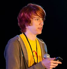 Charlie McDonnell at VidCon 2010.jpg