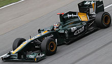 Photo Davide Valsecchi en piste, pilote essayeur chez Team Lotus qui débute en Formule 1 lors de ces essais.