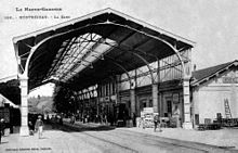 Voies, quais, marquise et bâtiment voyageurs de la gare, vers 1910