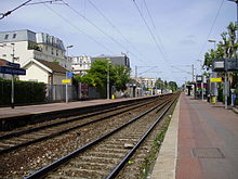 Vue des quais et des voies en regardant vers la gare de Montsoult - Maffliers.