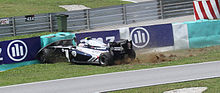 Photo de l'accident de Pastor Maldonado lors des essais libres du Grand Prix de Malaisie 2011
