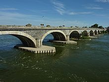 Photographie du pont de Dumnacus aux Ponts-de-Cé.