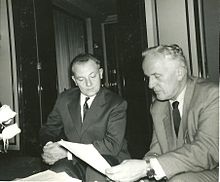 Roger Le Breton (à gauche) et Hans Martin Sutermeister discutant le cas Jaccoud, nov.1960