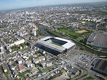 Photographie montrant en vue aérienne le stade et ses alentours.