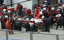 Photo d'une arrêt au stand d'Anthony Davidson au Grand Prix de Malaisie 2008