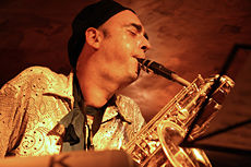 Christophe Monniot au saxophone baryton, lors d'un concert à l'Olympic Café, Novembre 2006.