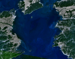 Image satellite du canal de Kii.