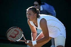 Lucie Hradecká at the 2009 Wimbledon Championships 02.jpg