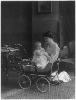 Jeune mère et son enfant (1913)