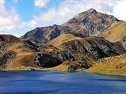 Le sommet depuis l'étang Blaou, dans la vallée de Siguer