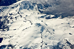 Vue aérienne du sommet du Yanteles.