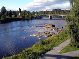 Byskeälven qui coule sous la Route européenne 4, à Byske.