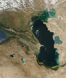 Mer Caspienne vue de l'espace, image satellite de la NASA.