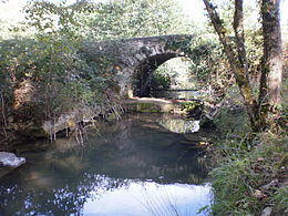 Pont sur la rivière Le Vert dans le Lot (46).jpg