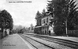 La gare vers 1900, il y a 2 voies et 2 quais.