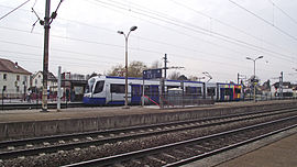 Rame Avanto U 25600 du Tram-train Mulhouse-Vallée de la Thur stationné en gare de Lutterbach, dans les voies réservées au tram-train et au Tramway de Mulhouse