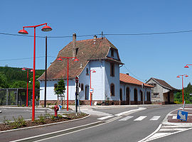 La gare de Saint-Blaise-La Roche-Poutay, côté route