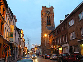 La tour de l'église Saint-Julien (XVe siècle).