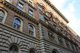  Hôtel de ville de Budapest sur Commons