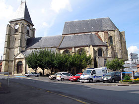 L'église Saint-Nicolas, vue depuis l'office du tourisme