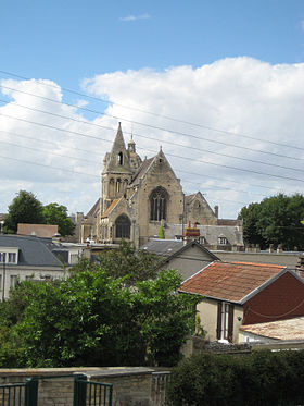 Église Saint-Michel au sommet de la butte