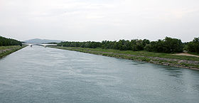 Le canal de Donzère-Mondragon