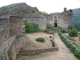Château de Brousse 1.JPG