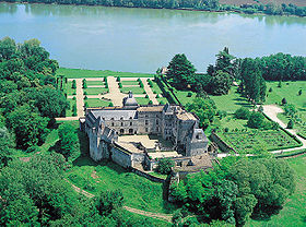 Château de Vayres - vue aérienne.jpg