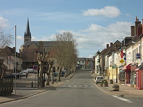 Dompierre-sur-Besbre, rue principale.