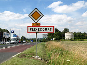 Entrée dans Flixecourt en venant d'Amiens.