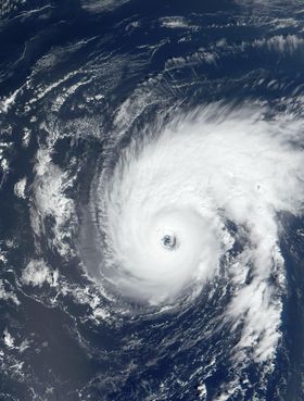 L'ouragan Erin proche de son maximum d'intensité