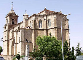 Iglesia San Sebastian en Villacastin(Segovia)-CabeceraExterior.jpg