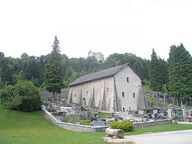 La chapelle et son cimetière