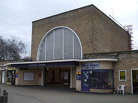Loughton station building.JPG