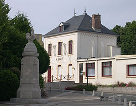 La Mairie de Rinxent et le Monument aux Morts