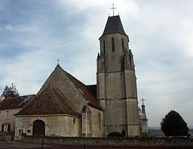 L'église paroissiale Saint-Pierre de Mauves-sur-Huisne.