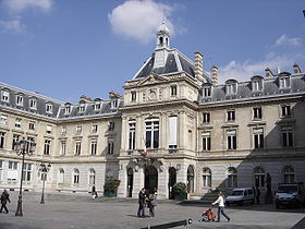 Façade de la mairie du 15e arrondissement
