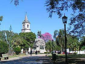 Plaza 25 de mayo Corrientes.jpeg