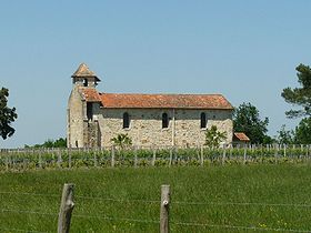 L'église de Puymangou vue depuis les vignes