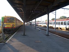 Début de la ligne ferroviaire de Cerdagne et de ses « petits trains jaunes » à Latour-de-Carol.
