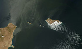 Image satellite de l'archipel de Socotra avec la pointe de la corne de l'Afrique visible à gauche.