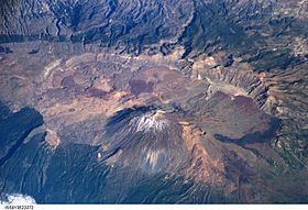 Image satellite de la caldeira de las Cañadas avec le Teide enneigé.