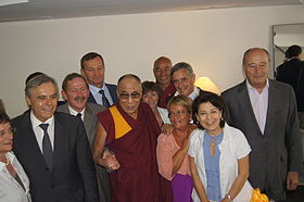 Toulouse 1Rencontre des parlementaires avec sa sainteté le Dalaï Lama à Toulouse le 15 août 2011.jpg