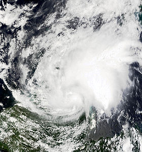Tempête tropicale Chantal au-dessus de la péninsule du Yucatán