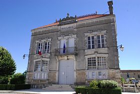 La mairie de Tusson