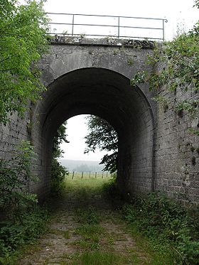 tunnel du chemin de fer à Ugny