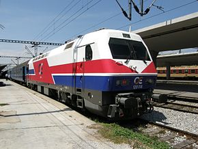  Une HellasSprinter locomotive grecque à la nouvelle gare voyageurs de Thessaloniki.