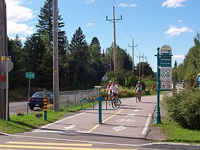1er avril - Le National Geographic estime que la route verte québécoise est la plus belle piste cyclable du monde.(Corridor des cheminots à Val-Bélair.)