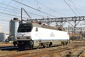  La 252-002-1 à Madrid-Atocha le 27 avril 2002.